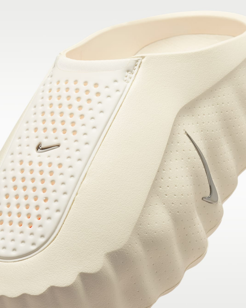 Nike Mind 001 Women's Pregame Mules